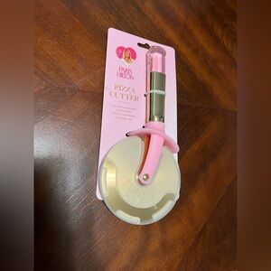 Paris Hilton Pink and Gold Pizza Slicer